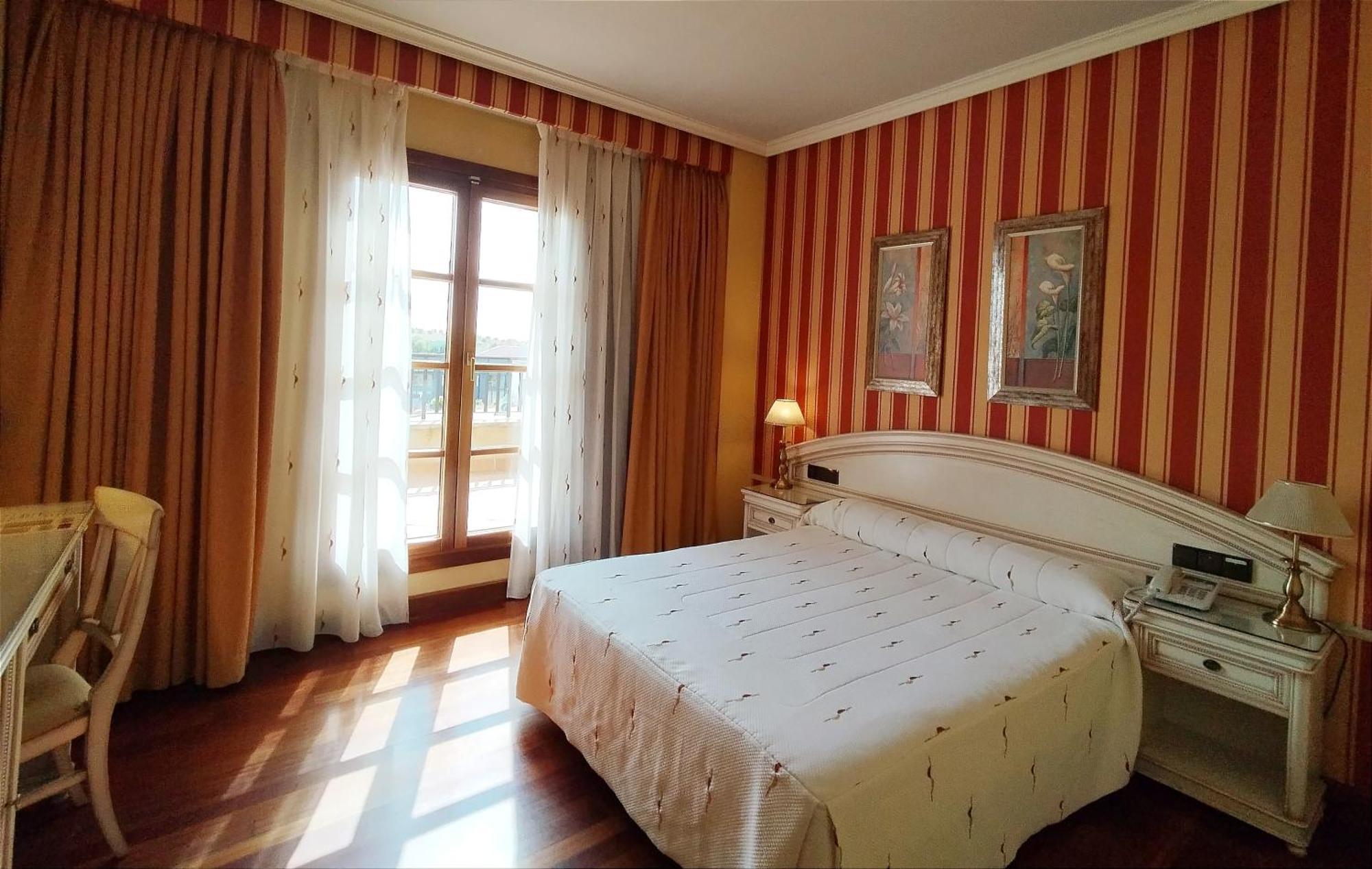Hotel Conde Ansurez By Almia Hoteles Valladolid Luaran gambar